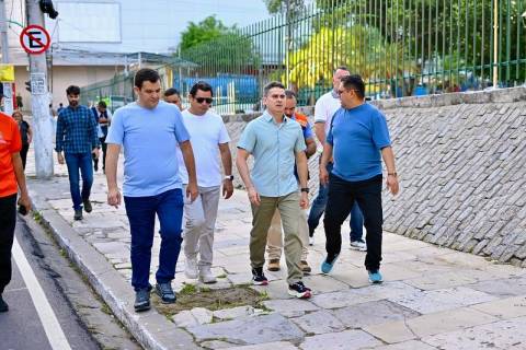 Ação de revitalização remove pessoas em situação de rua da Praça dos Remédios em Manaus