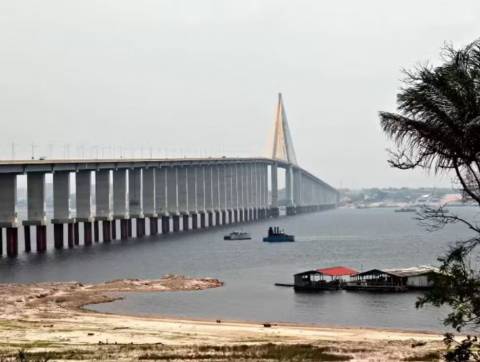 Nível do Rio Negro baixa 10 centímetros em 24 horas