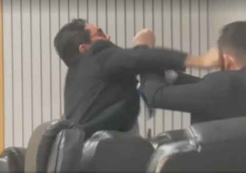 Sessão na câmara do Acre termina em tumulto e troca de agressões entre vereadores