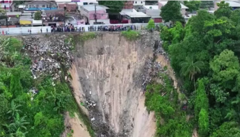 Justiça do AM determina que prefeitura apresente um plano para retirar moradores de áreas de risco
