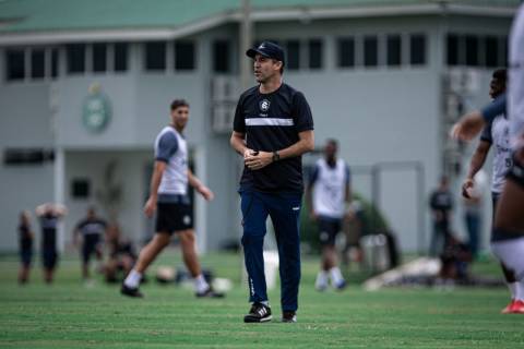 Remo encara o Flamengo no Maracanã em busca de reação na Série A
