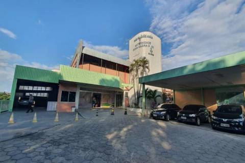 Jovem dá à luz na recepção de maternidade em Manaus